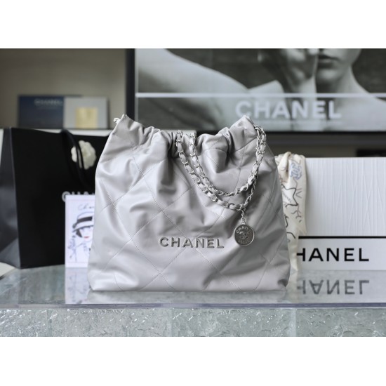 Chanel 22 bag 42x39x8cm