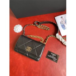 Chanel 19 WOC 19*11*5*4cm