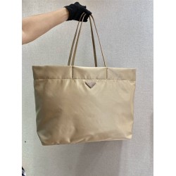 Prada 1BG107  40x34x16cm tote bag