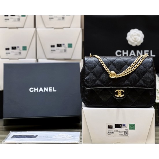 Chanel classic flap 20*14*8cm heart buckle