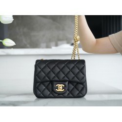 Chanel classic flap 13×18×7cm