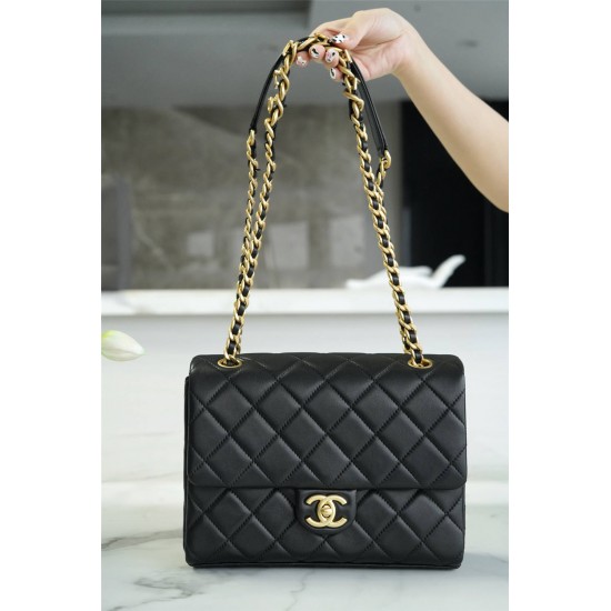 Chanel classic flap 23*17*8cm letter chain