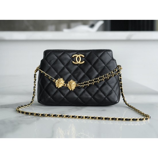 Chanel lion buckel 12.3*19.2*3.5