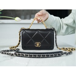 Chanel 19 WOC 12.3×19×3cm