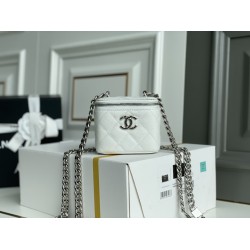 Chanel Vanity case 11x8.5x7cm