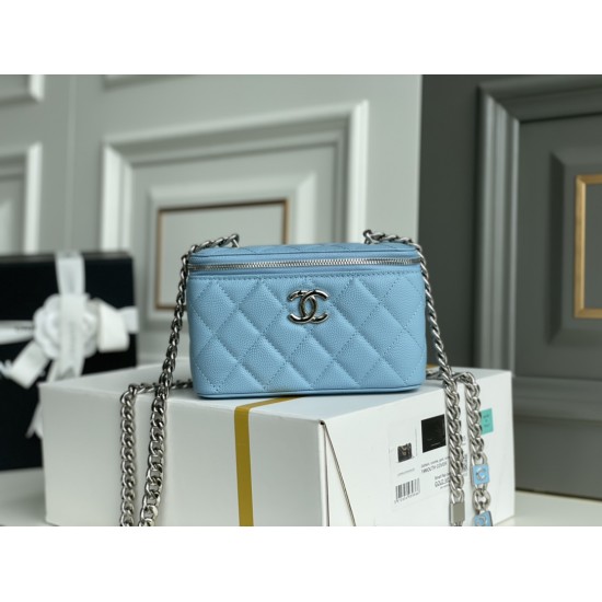 Chanel Vanity case 17x9.5x8cm