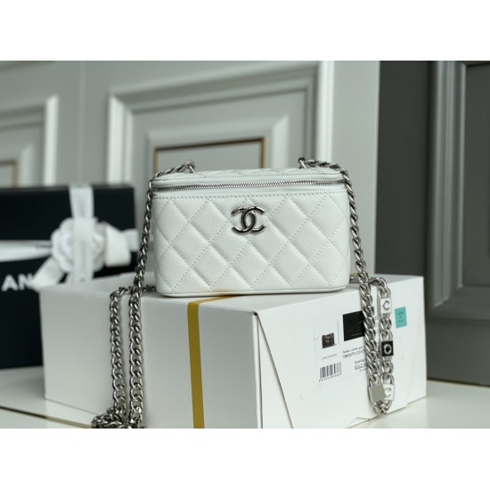 Chanel Vanity Case 16cm