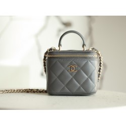 Chanel vanity case 11cm handle