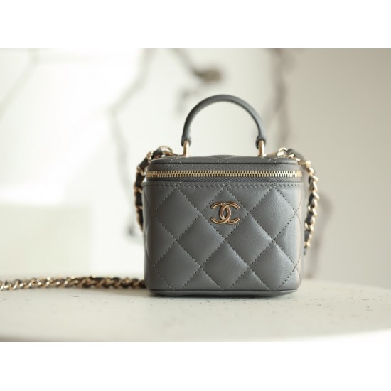 Chanel vanity case 11cm handle