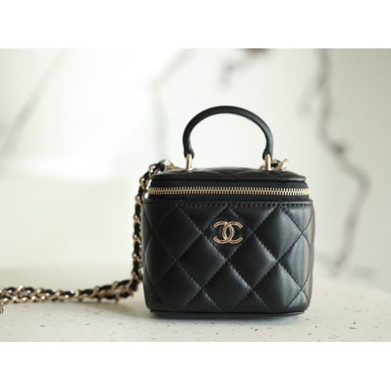 Chanel vanity case 11cm handle