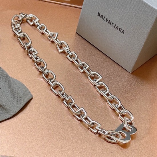 Banlenciaga necklace 