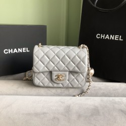 Chanel Classic flap 18cm gold ball