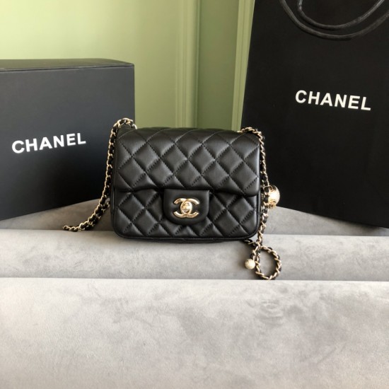 Chanel Classic flap 18cm gold ball