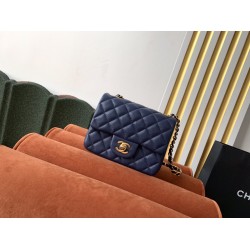 Chanel Classic flap mini 17cm