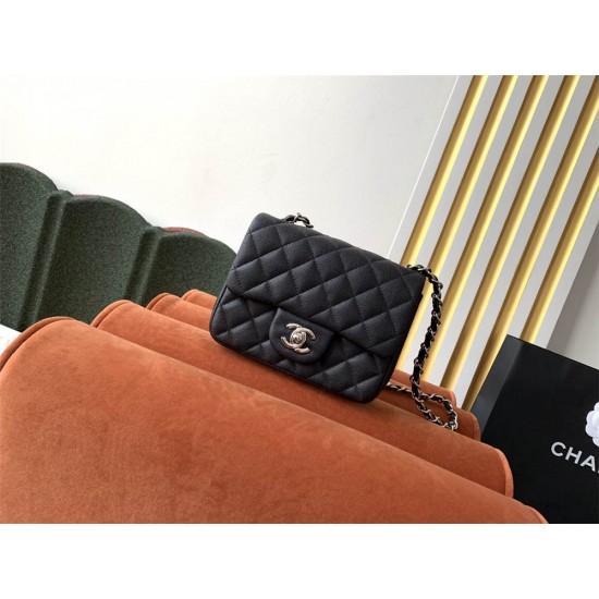 Chanel Classic flap mini 17cm