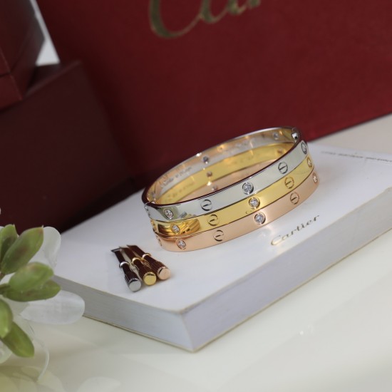 Cartier Woman Watch bracelet best replica size 17cm and 19cm