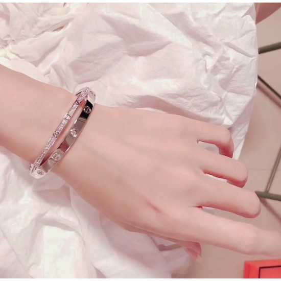 Cartier Woman Watch bracelet best replica size 17cm and 19cm