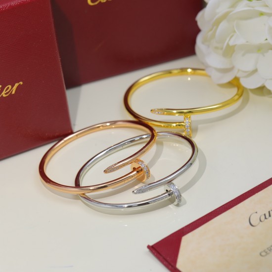 Cartier Woman Watch bracelet best replica size 17cm and 19cm