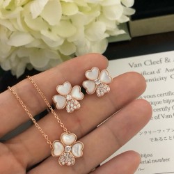 Van Cleef & Arpels Earstuds best replica 