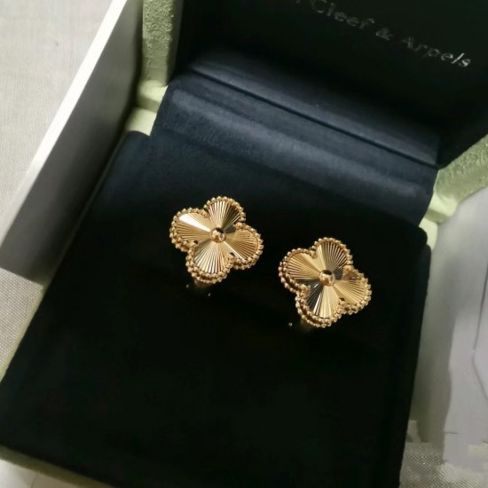 Van Cleef & Arpels Earstuds best replica 