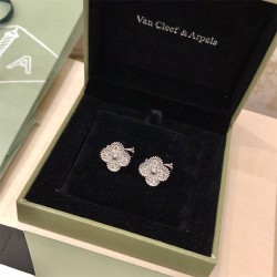 Van Cleef & Arpels Earstuds best replica 