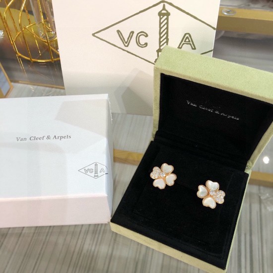 Van Cleef & Arpels Earstuds best replica 