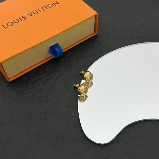 Louis Vuitton Earstuds best replica 