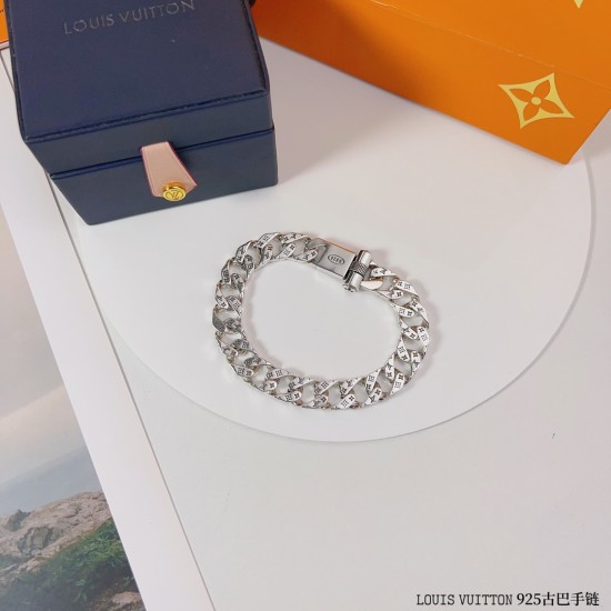 Louis Vuitton chain bracelet best replica