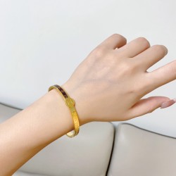 Louis Vuitton bracelet best replica size 17cm and 19cm 