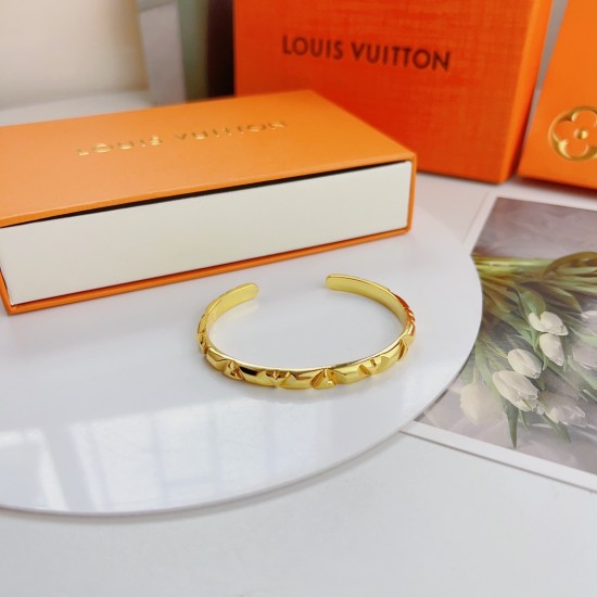 Louis Vuitton bracelet best replica size 17cm and 19cm 