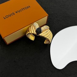 Louis Vuitton bracelet best replica size 17cm and 19cm 