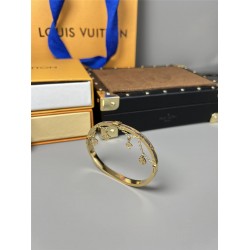 Louis Vuitton bracelet best replica size 17cm and 19cm 