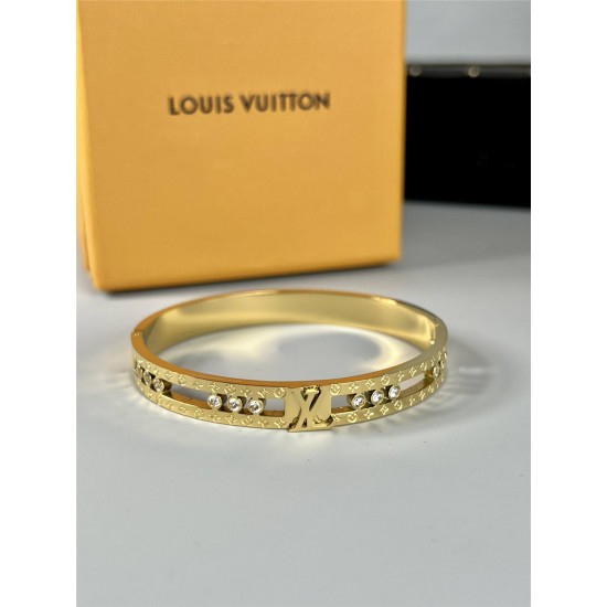 Louis Vuitton bracelet best replica size 17cm and 19cm 