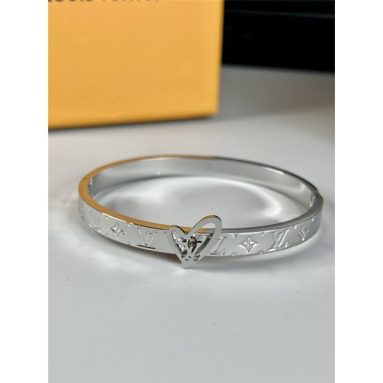 Louis Vuitton bracelet best replica size 17cm and 19cm 