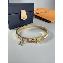 Louis Vuitton bracelet best replica size 17cm and 19cm 