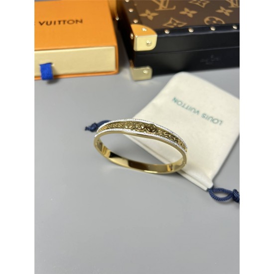 Louis Vuitton bracelet best replica size 17cm and 19cm 