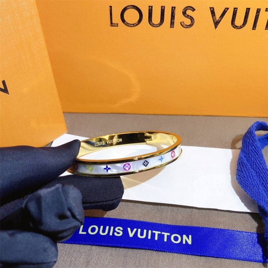 Louis Vuitton bracelet best replica size 17cm and 19cm 