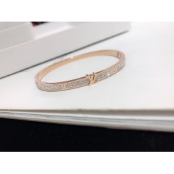 Louis Vuitton bracelet best replica size 17cm and 19cm 