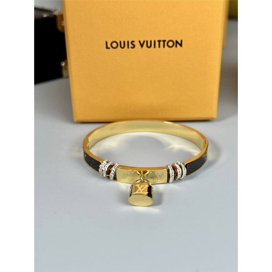 Louis Vuitton bracelet best replica size 17cm and 19cm 