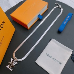 Louis Vuitton necklace best replica 