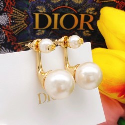 Dior Earstuds best replica