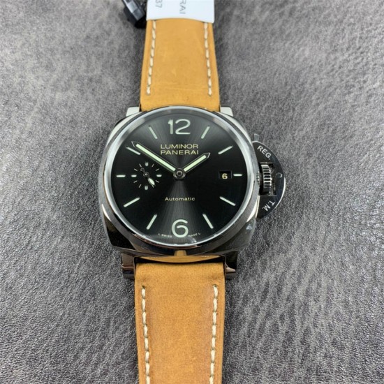 Panerai Luminor Due with Swiss movement