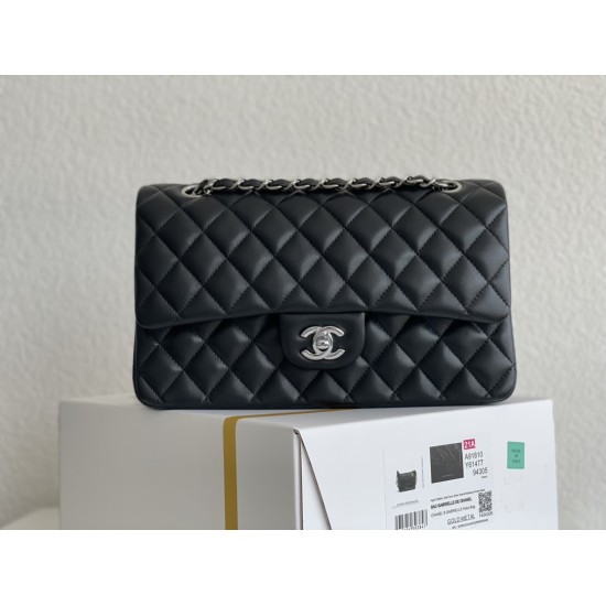 Chanel Classic flap 25 