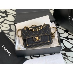 Chanel classic flap 19x13x5cm 23a