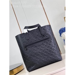 Louis Vuitton M24777  Excursion 33 x 37 x 13cm