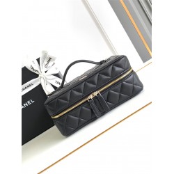 CHANEL vanity case  2025 new