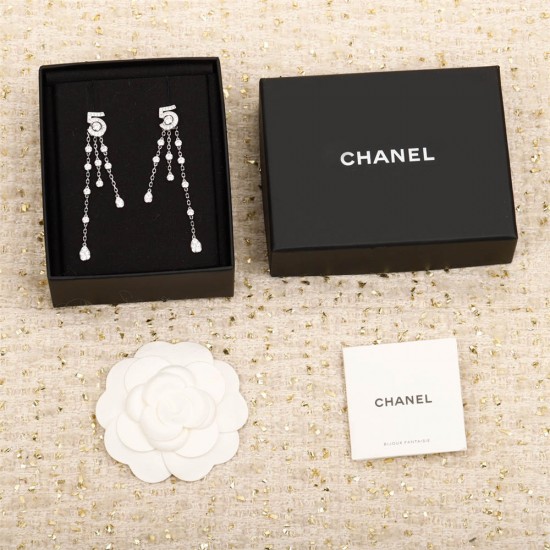 Chanel earstud 2025 new