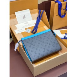 Louis Vuitton M44466 Pochette Voyage 26x20x5cm 2025 new