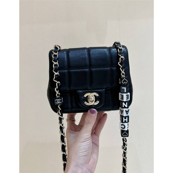 Chanel 23C AS3744    Size 16*13*7cm