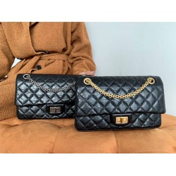 Chanel 2.55 reissue A37586，24cm A37587，28cm，